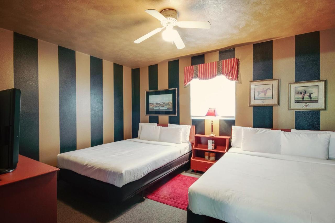 Simmer Motel Wamego Esterno foto