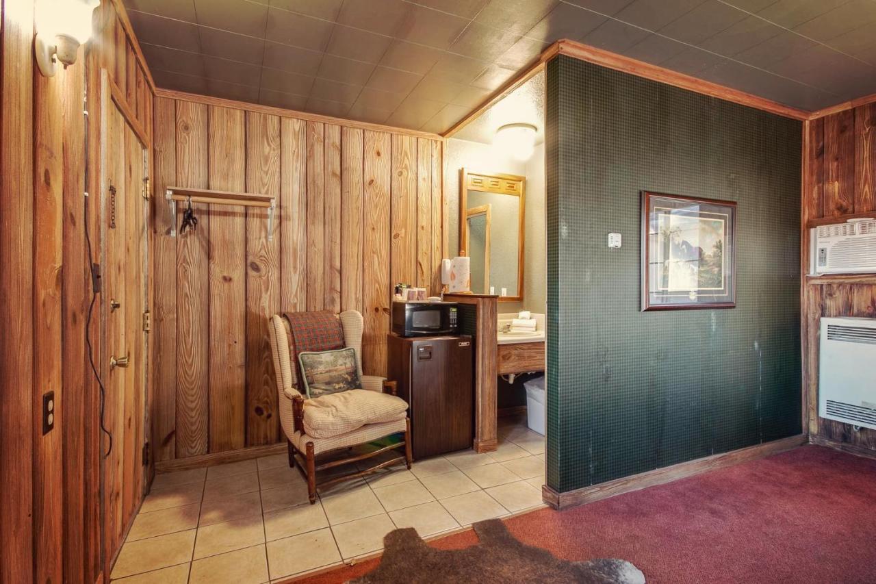 Simmer Motel Wamego Esterno foto